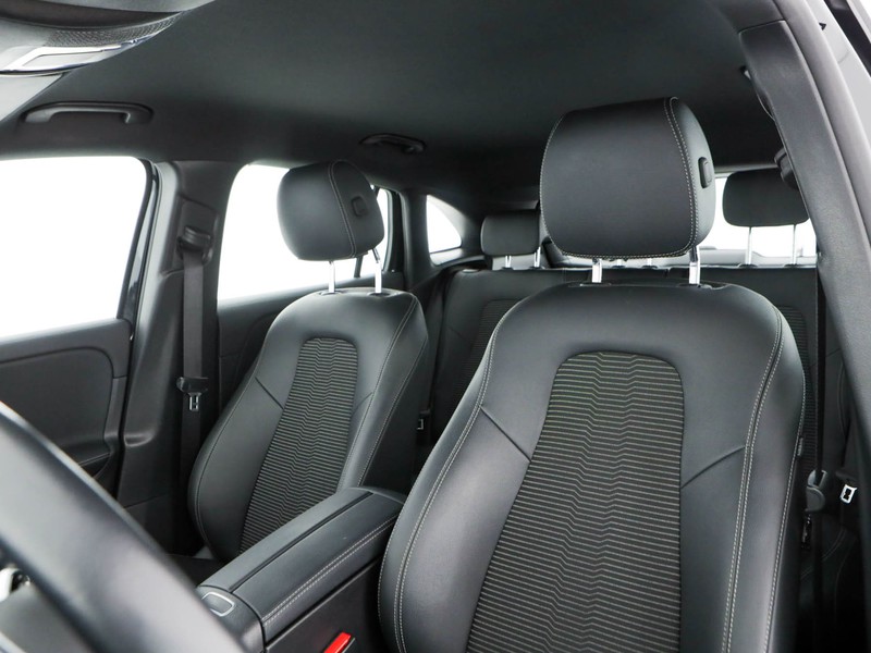 Mercedes GLA 180 d sport plus auto diesel nero