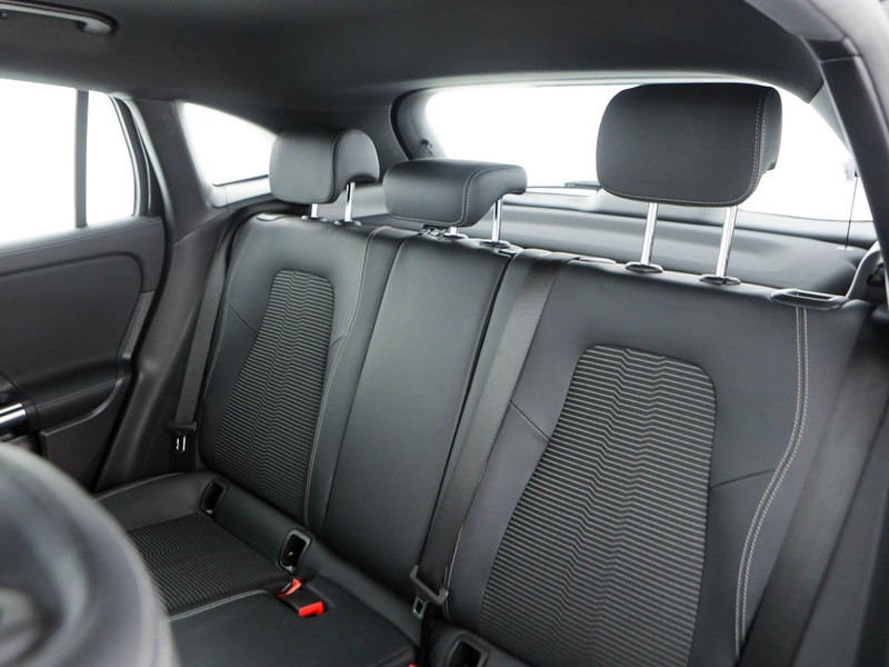 Mercedes GLA 180 d sport plus auto diesel nero