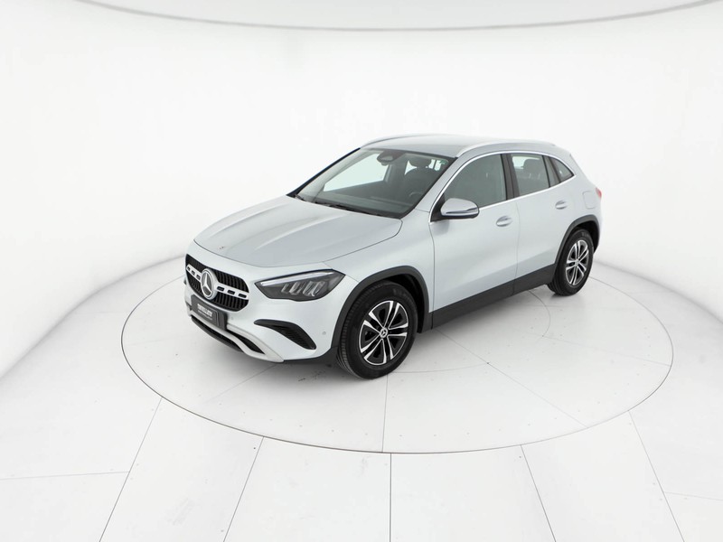 Mercedes GLA 180 d advanced auto