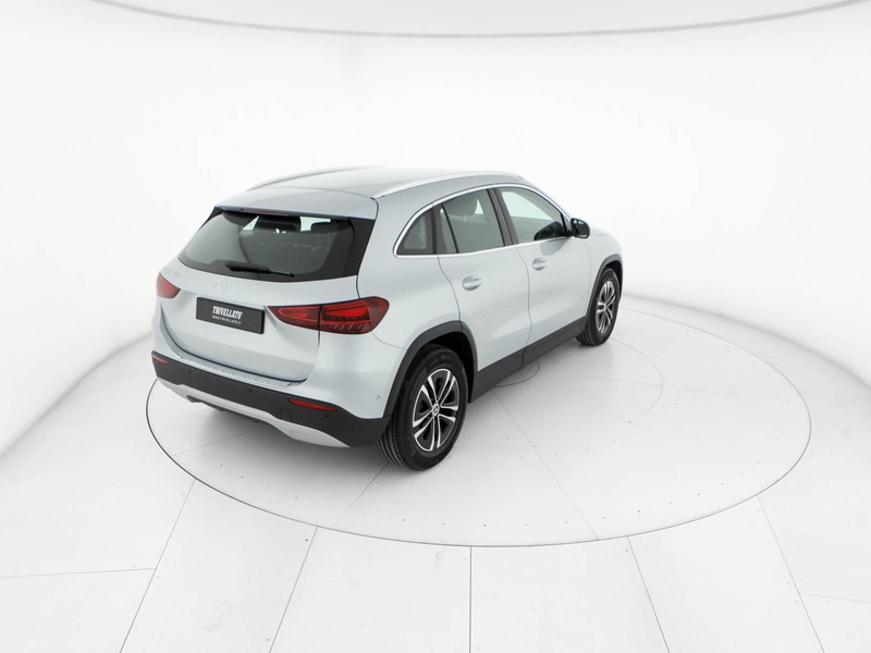 Mercedes GLA 180 d advanced auto