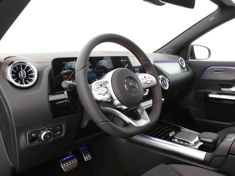 Mercedes EQA 300 Premium Plus 4matic elettrica nero