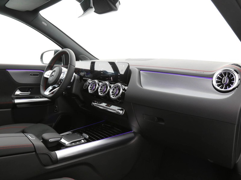 Mercedes EQA 300 Premium Plus 4matic elettrica nero