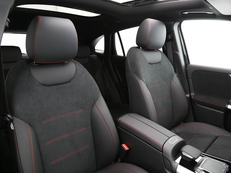 Mercedes EQA 300 Premium Plus 4matic elettrica nero