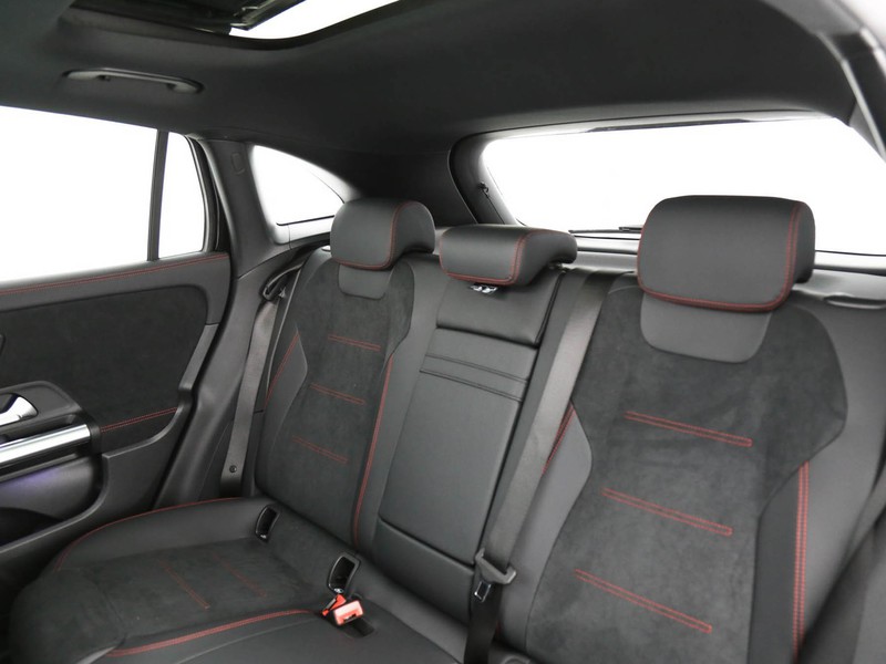 Mercedes EQA 300 Premium Plus 4matic elettrica nero