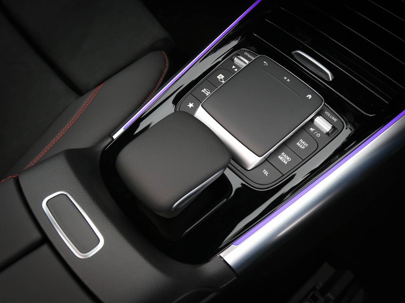 Mercedes EQA 300 Premium Plus 4matic elettrica nero