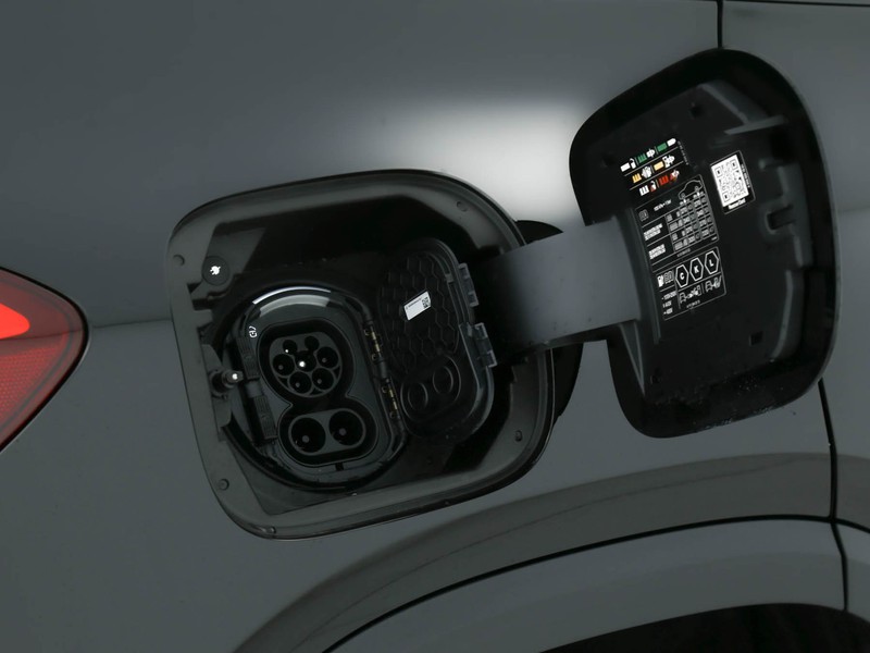 Mercedes EQA 300 Premium Plus 4matic elettrica nero