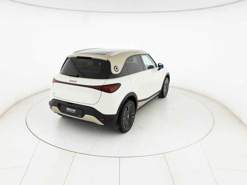 Smart #1 launch edition elettrica bianco