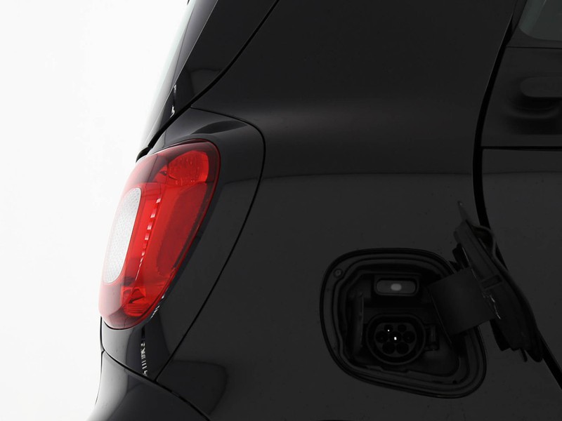 Smart Fortwo eq pure 22kw elettrica nero