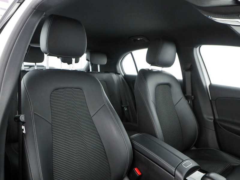 Mercedes Classe A 180 d sport auto diesel bianco