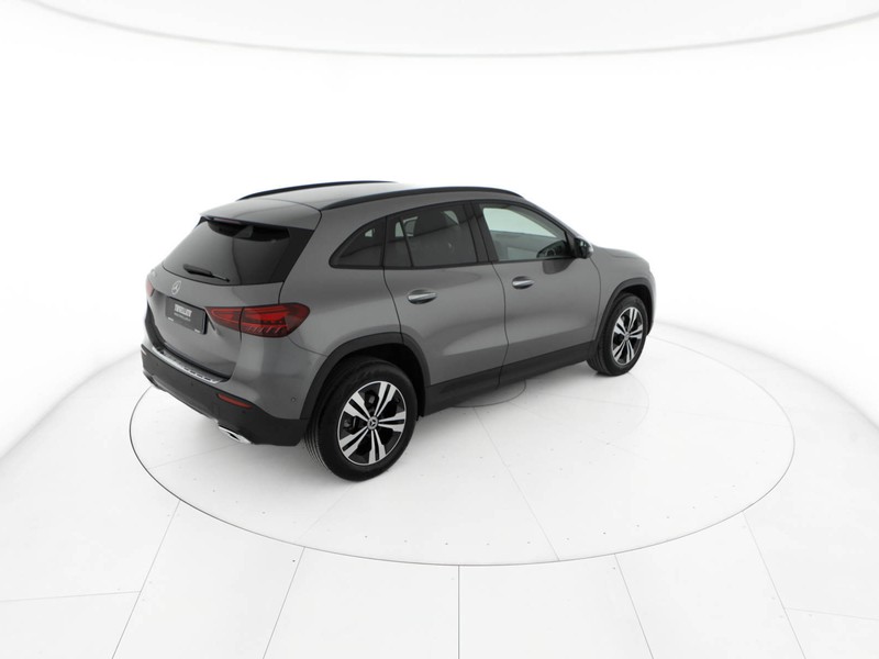 Mercedes GLA 180 d progressive advanced auto