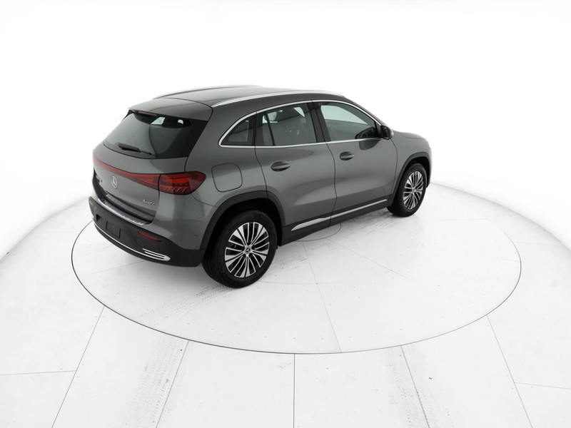 Mercedes EQA 300 4MATIC  grigio