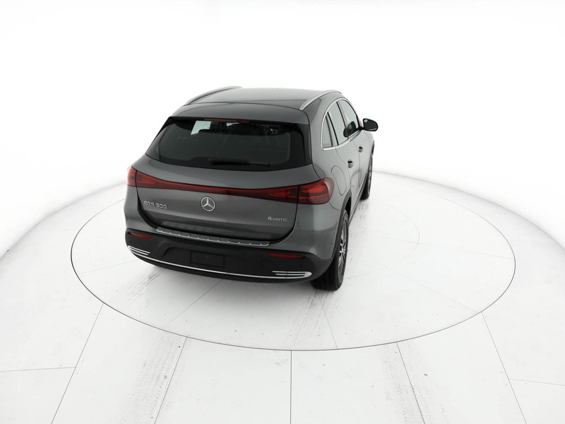 Mercedes EQA 300 4MATIC  grigio