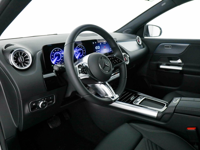 Mercedes EQA 300 4MATIC  grigio