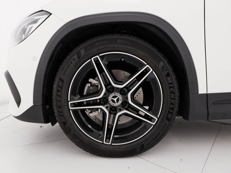 Mercedes GLA 200 d premium auto diesel bianco