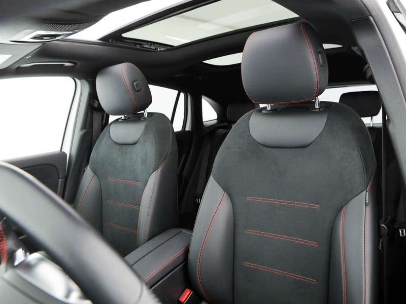 Mercedes GLA 200 d premium auto diesel bianco