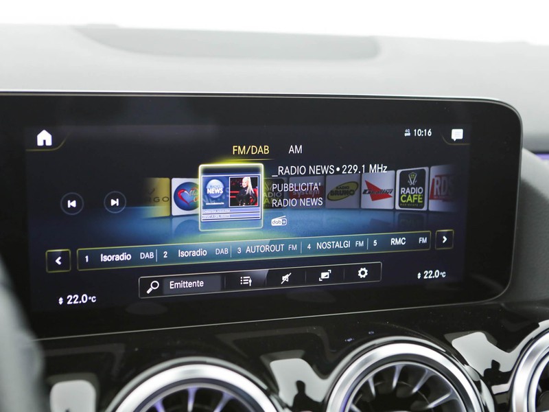 Mercedes GLA 200 d premium auto diesel bianco