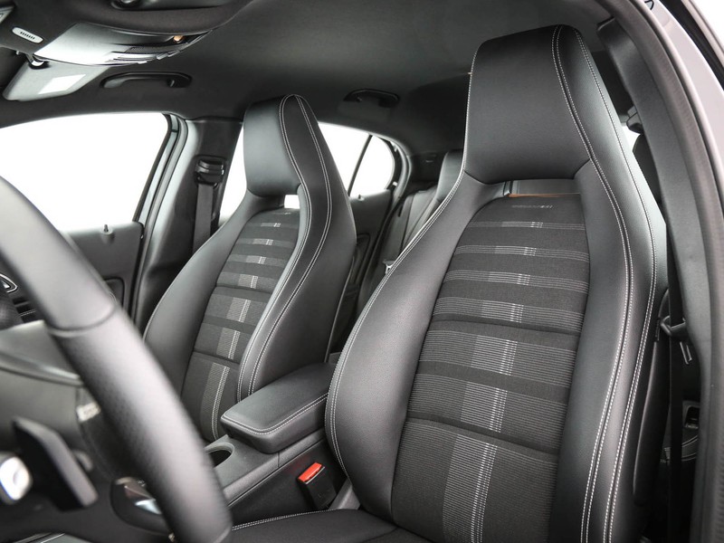 Mercedes GLA 180 d sport auto diesel nero