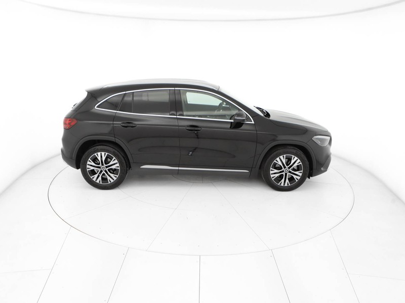 Mercedes GLA 180 d progressive advanced auto