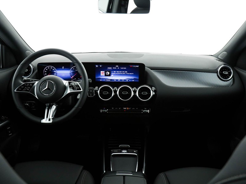 Mercedes GLA 180 d progressive advanced auto