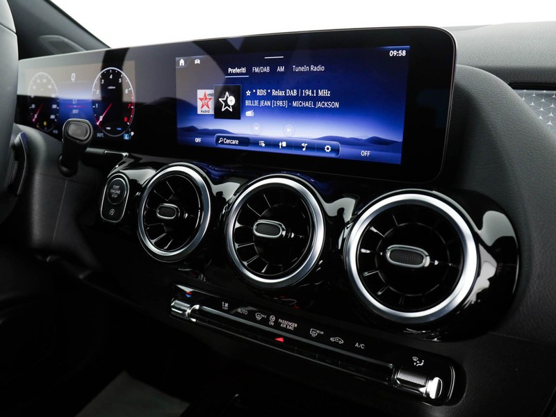 Mercedes GLA 180 d progressive advanced auto