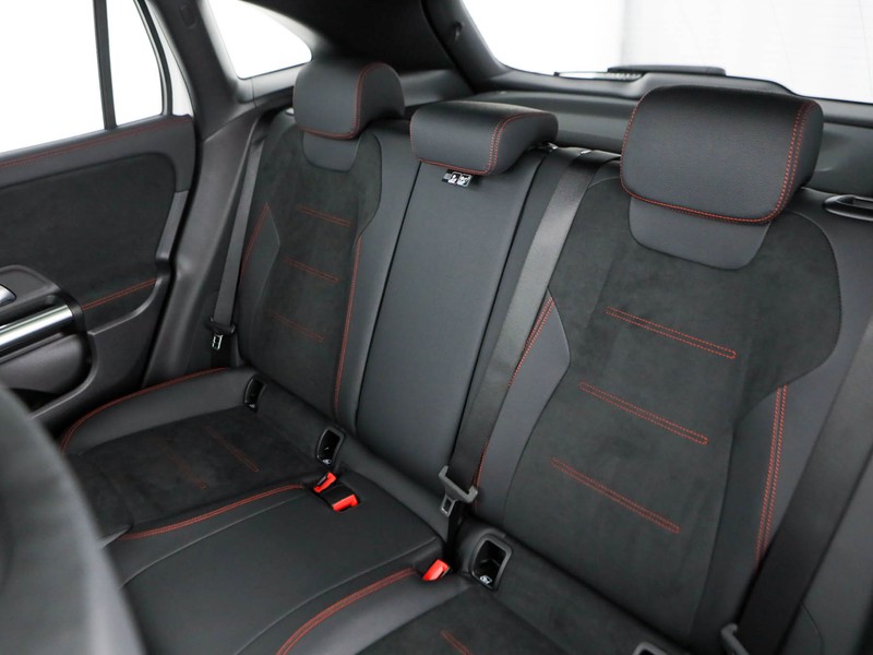 Mercedes GLA 180 d amg line advanced plus auto