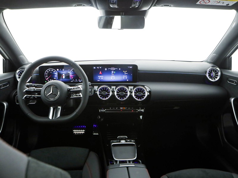 Mercedes Classe A 180 d amg line advanced plus auto diesel bianco
