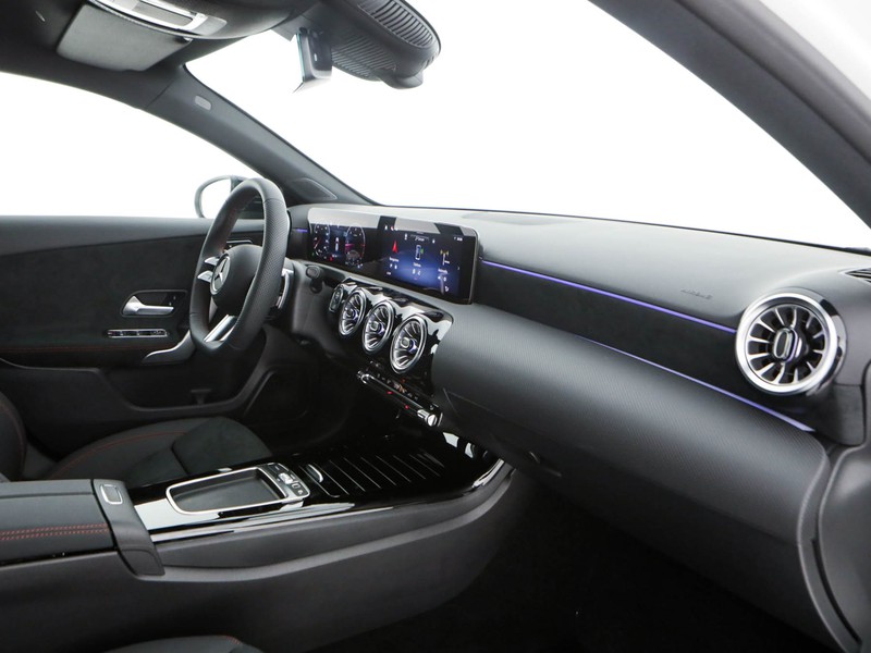 Mercedes Classe A 180 d amg line advanced plus auto diesel bianco