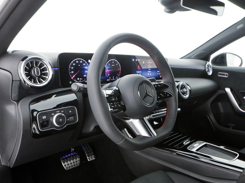 Mercedes Classe A 180 d amg line advanced plus auto diesel bianco