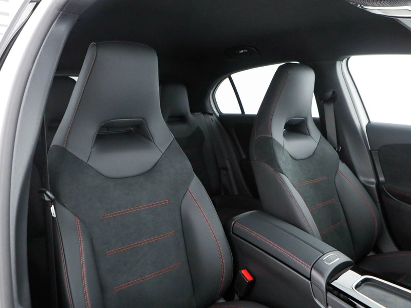 Mercedes Classe A 180 d amg line advanced plus auto diesel bianco