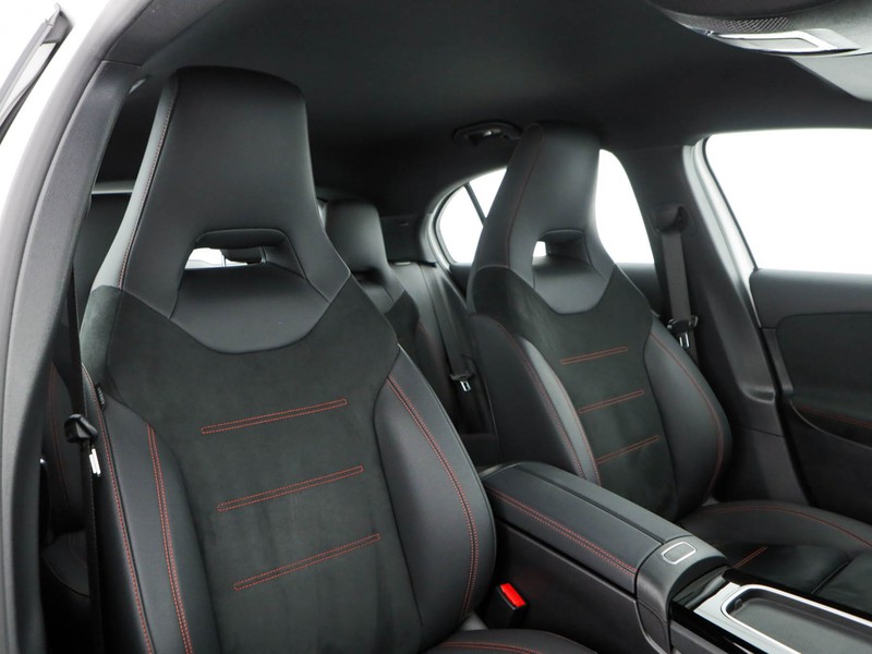 Mercedes Classe A 180 amg line advanced plus auto ibrido bianco