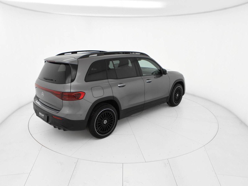 Mercedes EQB 250+ amg line premium elettrica grigio