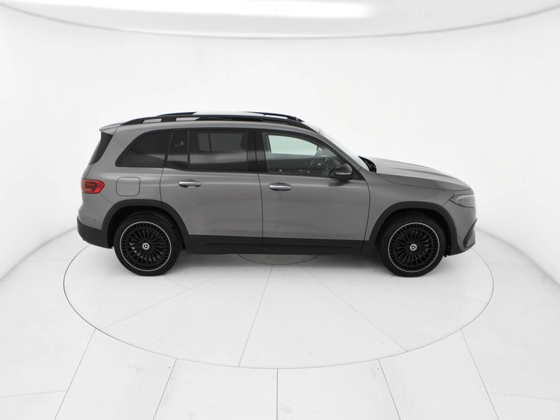 Mercedes EQB 250+ amg line premium elettrica grigio
