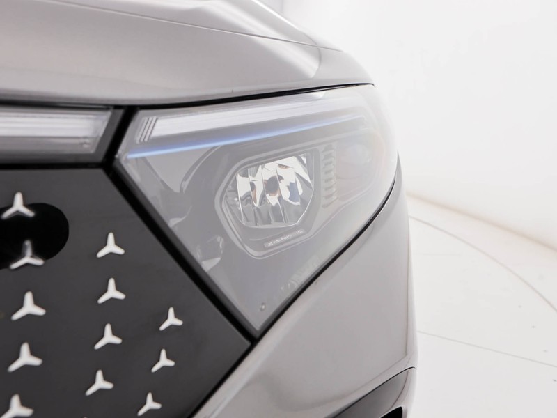 Mercedes EQB 250+ amg line premium elettrica grigio