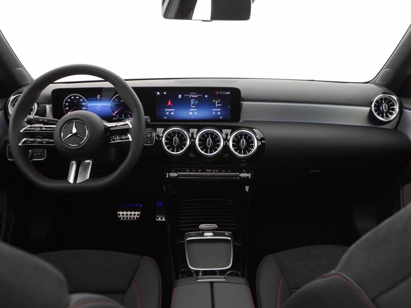 Mercedes Classe A 180 d amg line advanced plus auto diesel argento