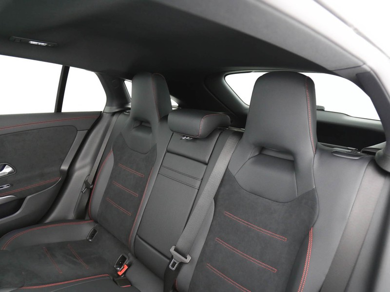 Mercedes CLA Shooting Brake  200 d amg line advanced plus auto diesel nero