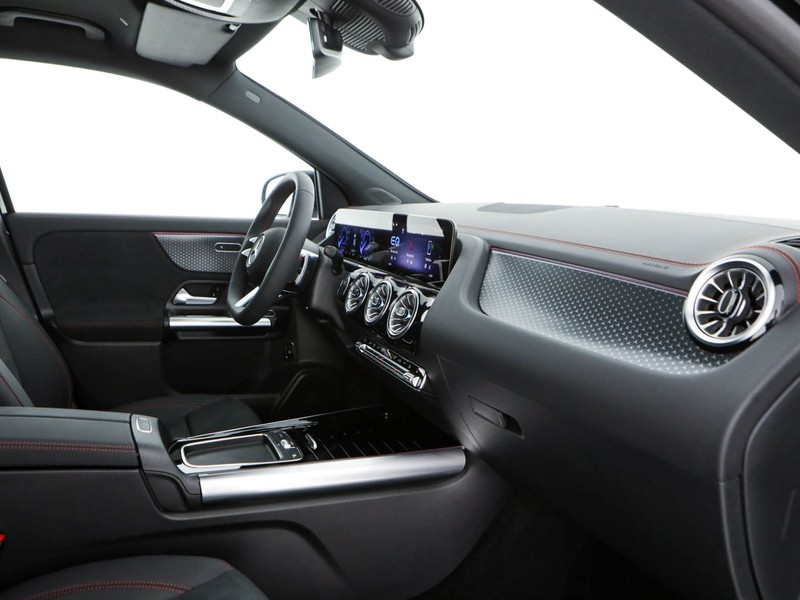Mercedes EQA 300 amg line advanced 4matic