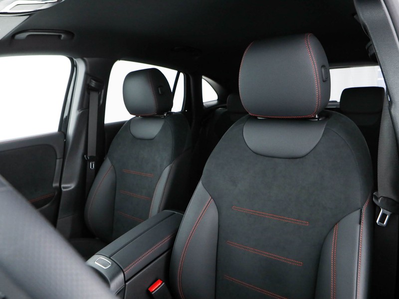 Mercedes EQA 300 amg line advanced 4matic