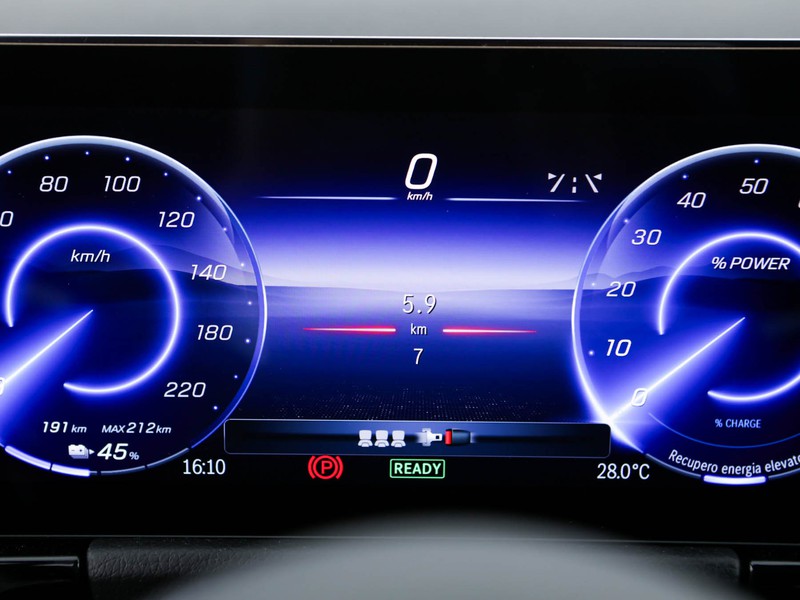 Mercedes EQA 300 amg line advanced 4matic