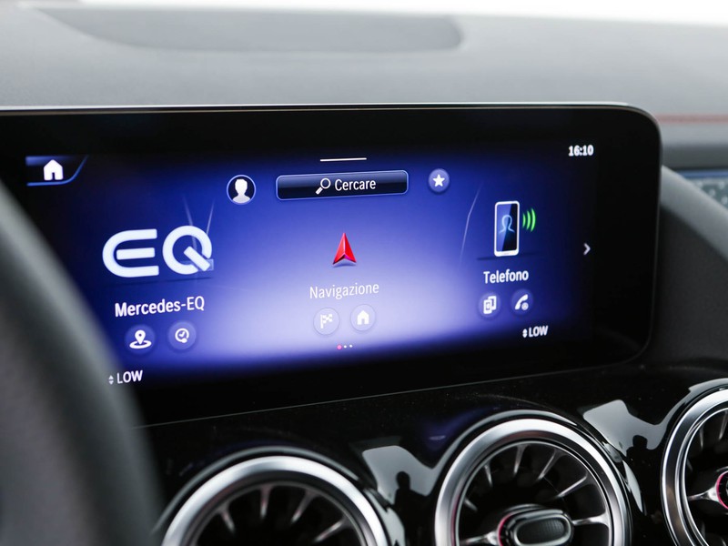 Mercedes EQA 300 amg line advanced 4matic