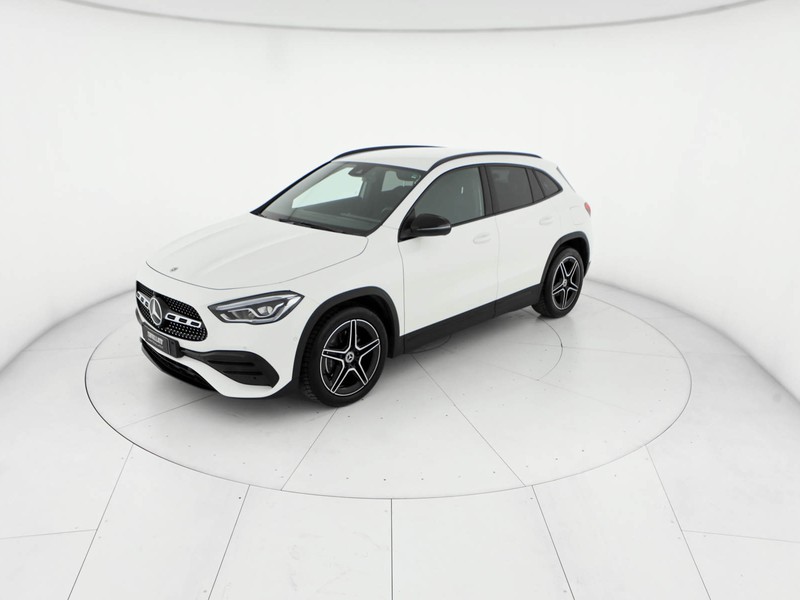 Mercedes GLA 200 d premium auto