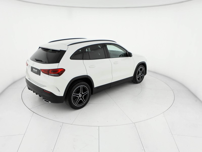 Mercedes GLA 200 d premium auto