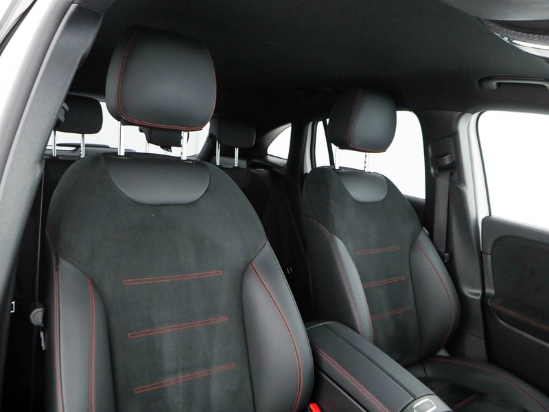 Mercedes GLA 200 d premium auto