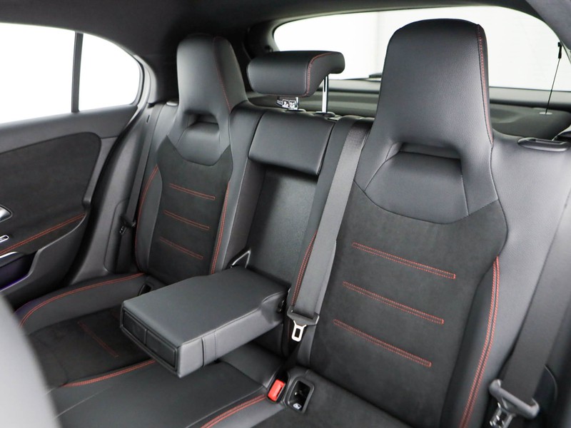Mercedes Classe A 180 d amg line premium auto