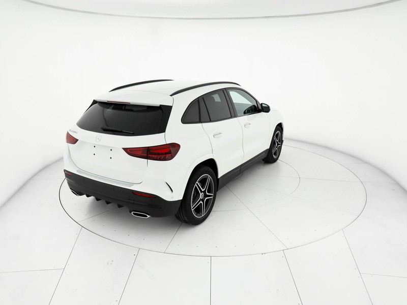 Mercedes GLA 180  d Automatic diesel bianco