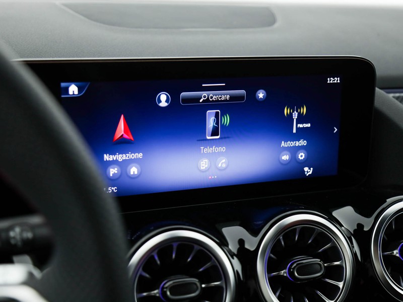 Mercedes GLA 180  d Automatic diesel bianco