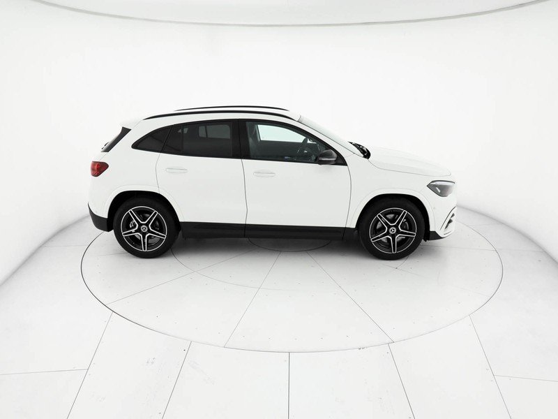 Mercedes GLA 180  d Automatic diesel bianco