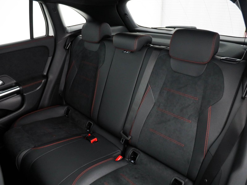Mercedes GLA 180  d Automatic diesel bianco