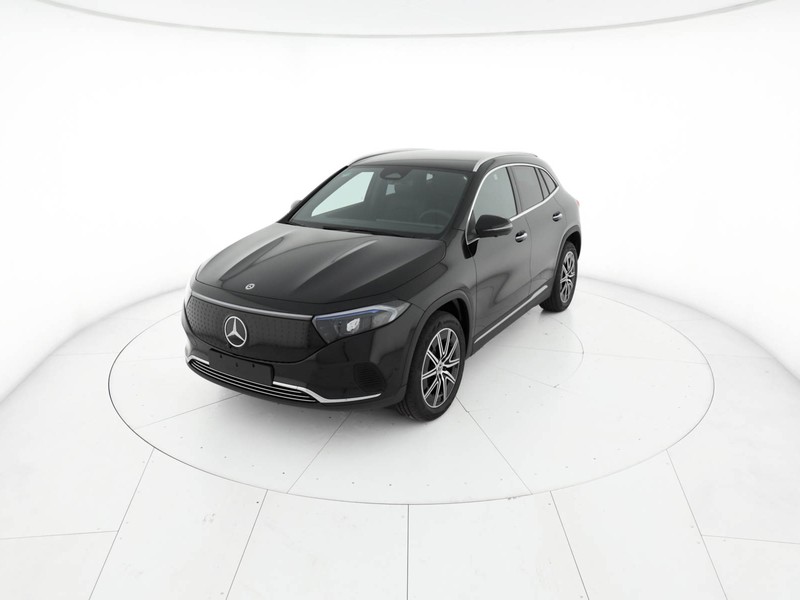 Mercedes EQA 250+ Street Edition  nero