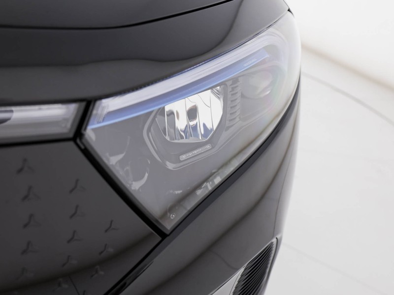 Mercedes EQA 250+ Street Edition  nero