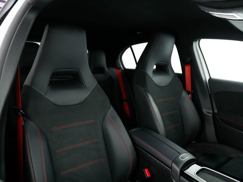 AMG Classe A a amg 35 amg line premium 4matic auto ibrido bianco